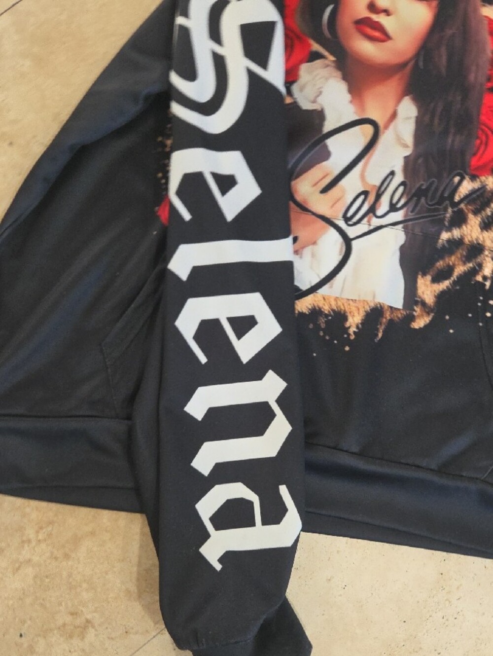 Selena Black Graphic Hoodie with Red Rose Print Unisex Medium - Picture 4 of 8